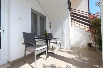 Rovinj Apartment for 2 with Parking