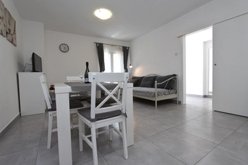 Rovinj Apartment for 2 with Parking