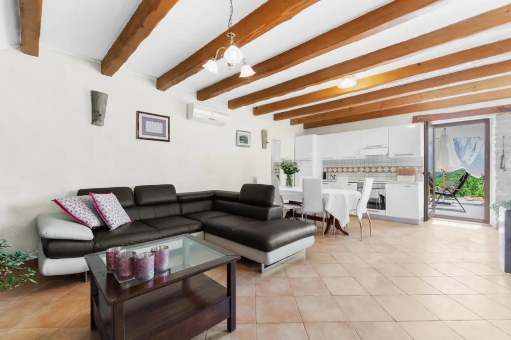 Milotski Breg Holiday House with Pool