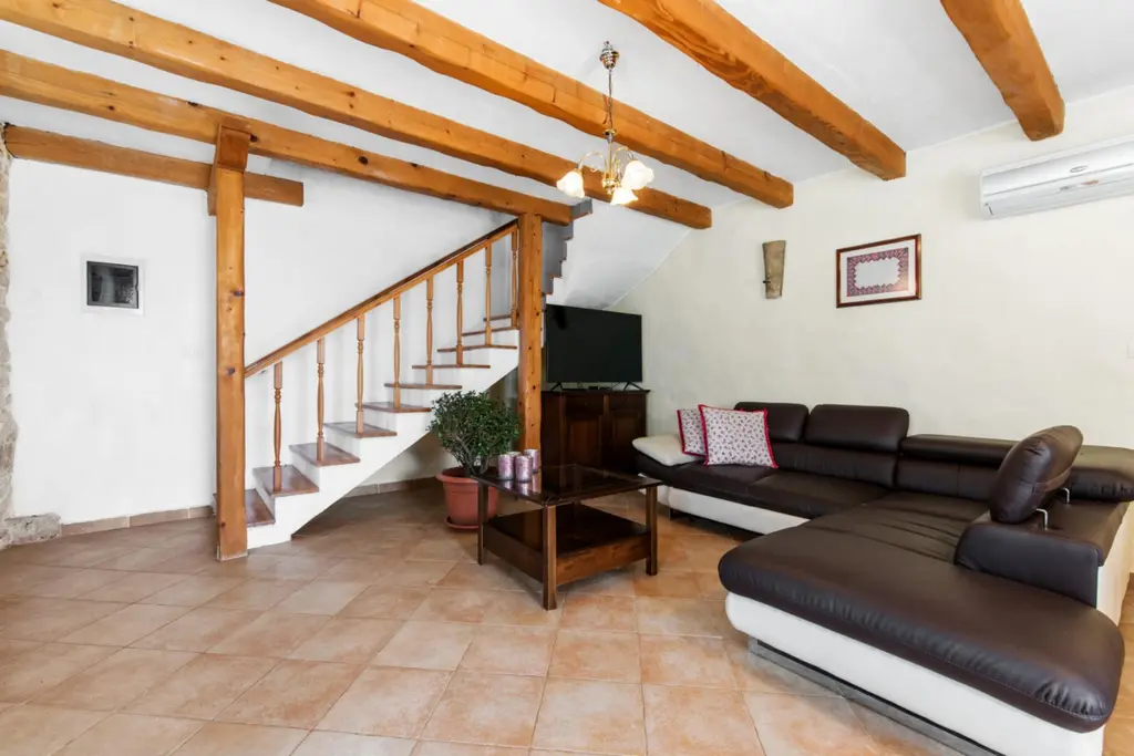 Milotski Breg Holiday House with Pool
