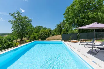 Milotski Breg Holiday House with Pool