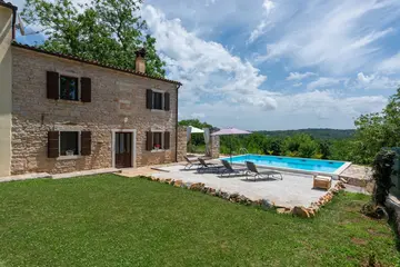 Milotski Breg Holiday House with Pool