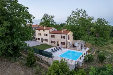 Milotski Breg Holiday House with Pool