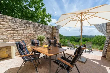 Milotski Breg Holiday House with Pool