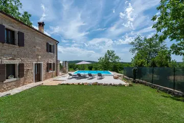 Milotski Breg Holiday House with Pool