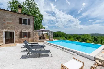 Milotski Breg Holiday House with Pool