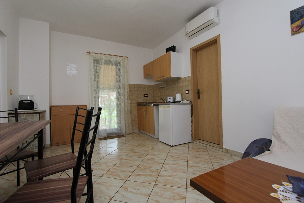 Ground-Floor Apartment with Terrace in Rovinj