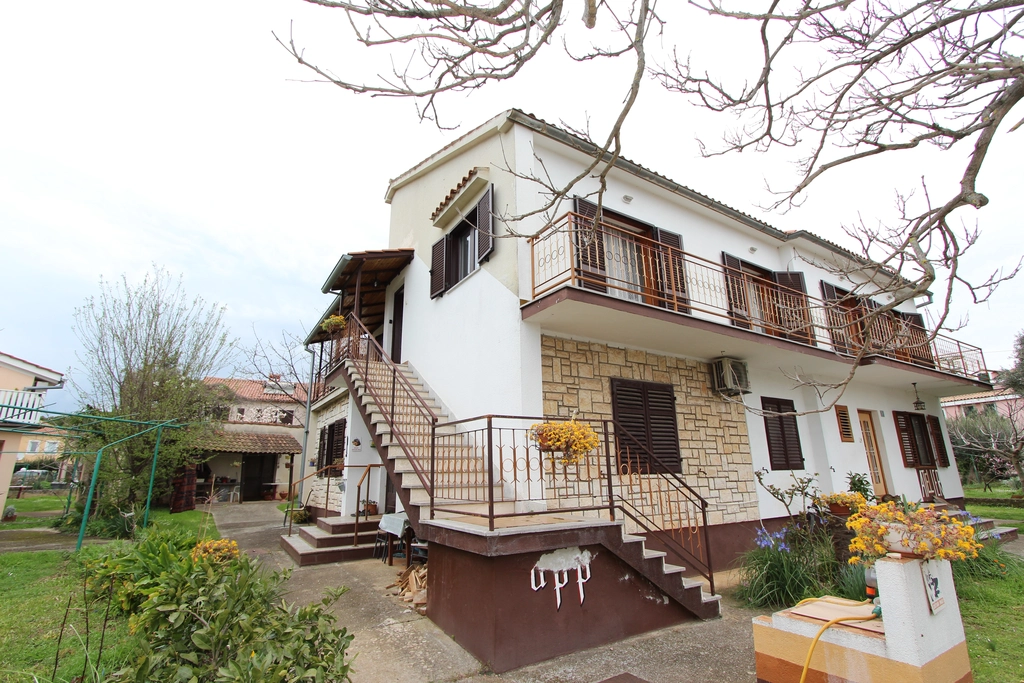 Ground-Floor Apartment with Terrace in Rovinj