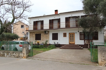 Ground-Floor Apartment with Terrace in Rovinj