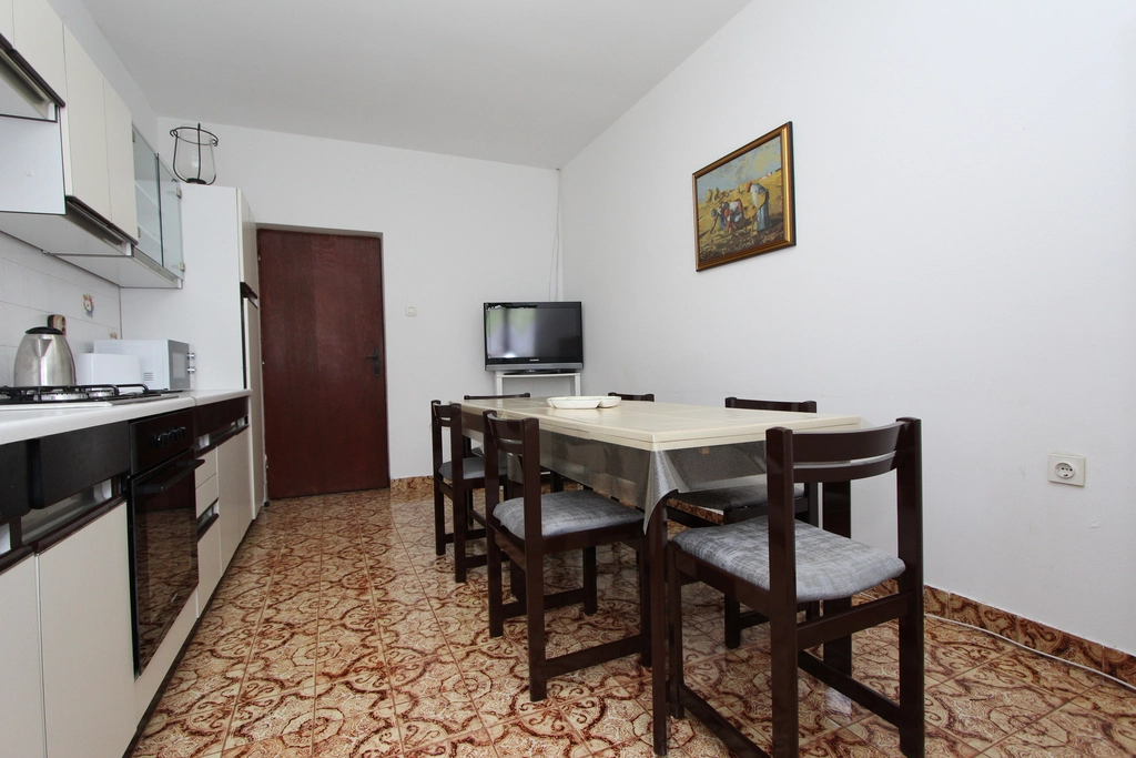 Three-Bedroom Apartment in Rovinj for 6