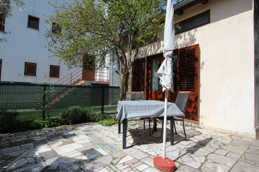Apartment for 2 Guests with Terrace in Rovinj