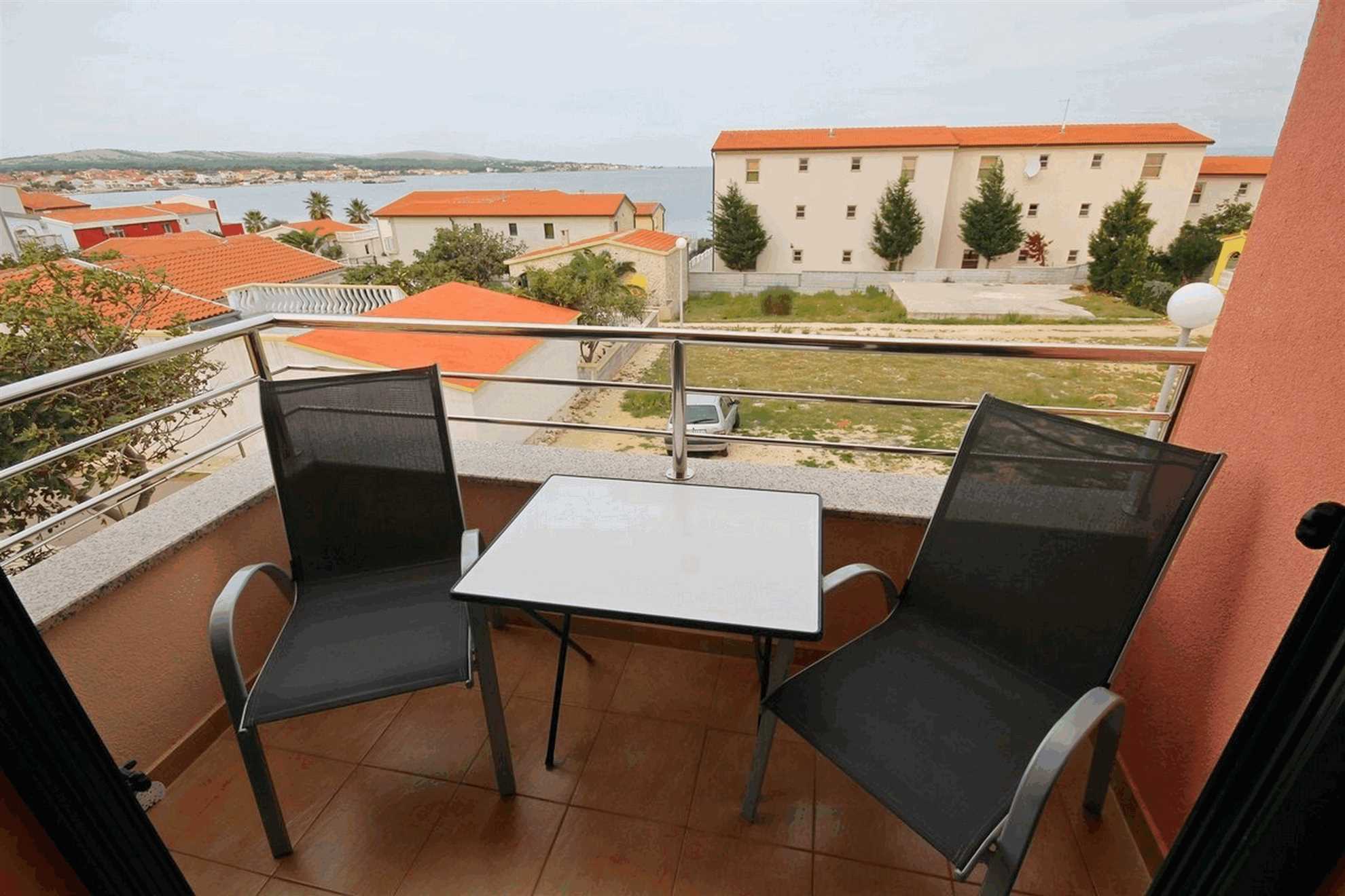 Apartman za 2-4 osobe | otok Vir | 70m od plaže
