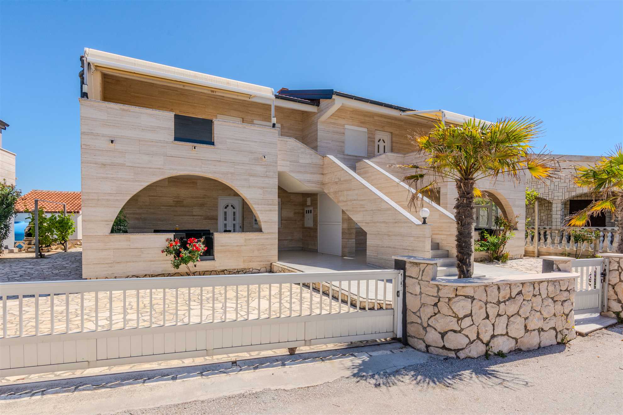 Luxurious apartment for 4-6 persons | just 30 from beach | fully equipped