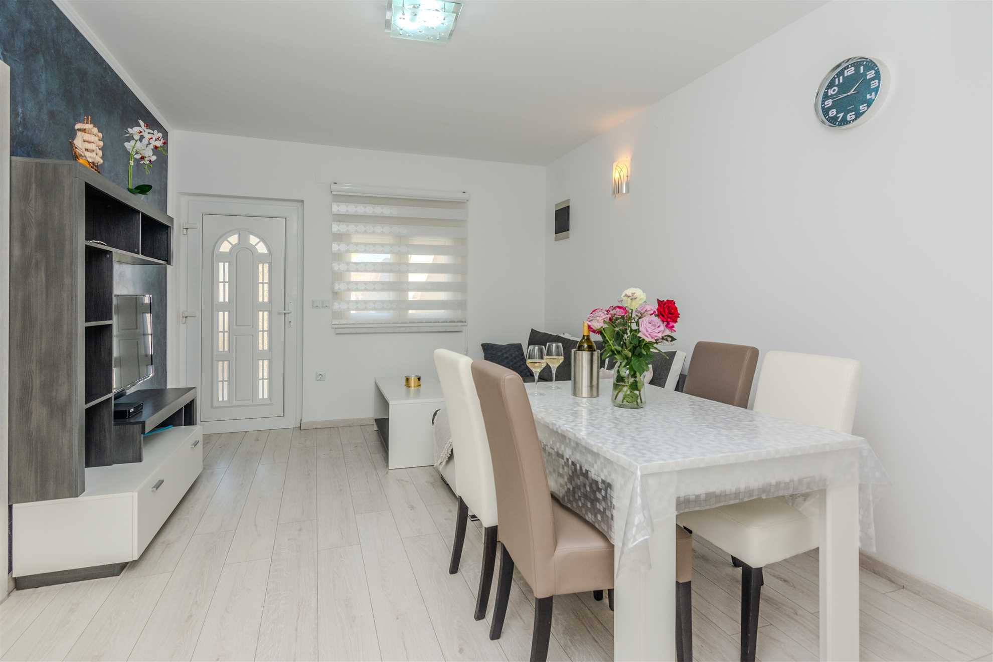 Directly on beach | apartment ideal for family | for 4-6 persons | luxurious and modern