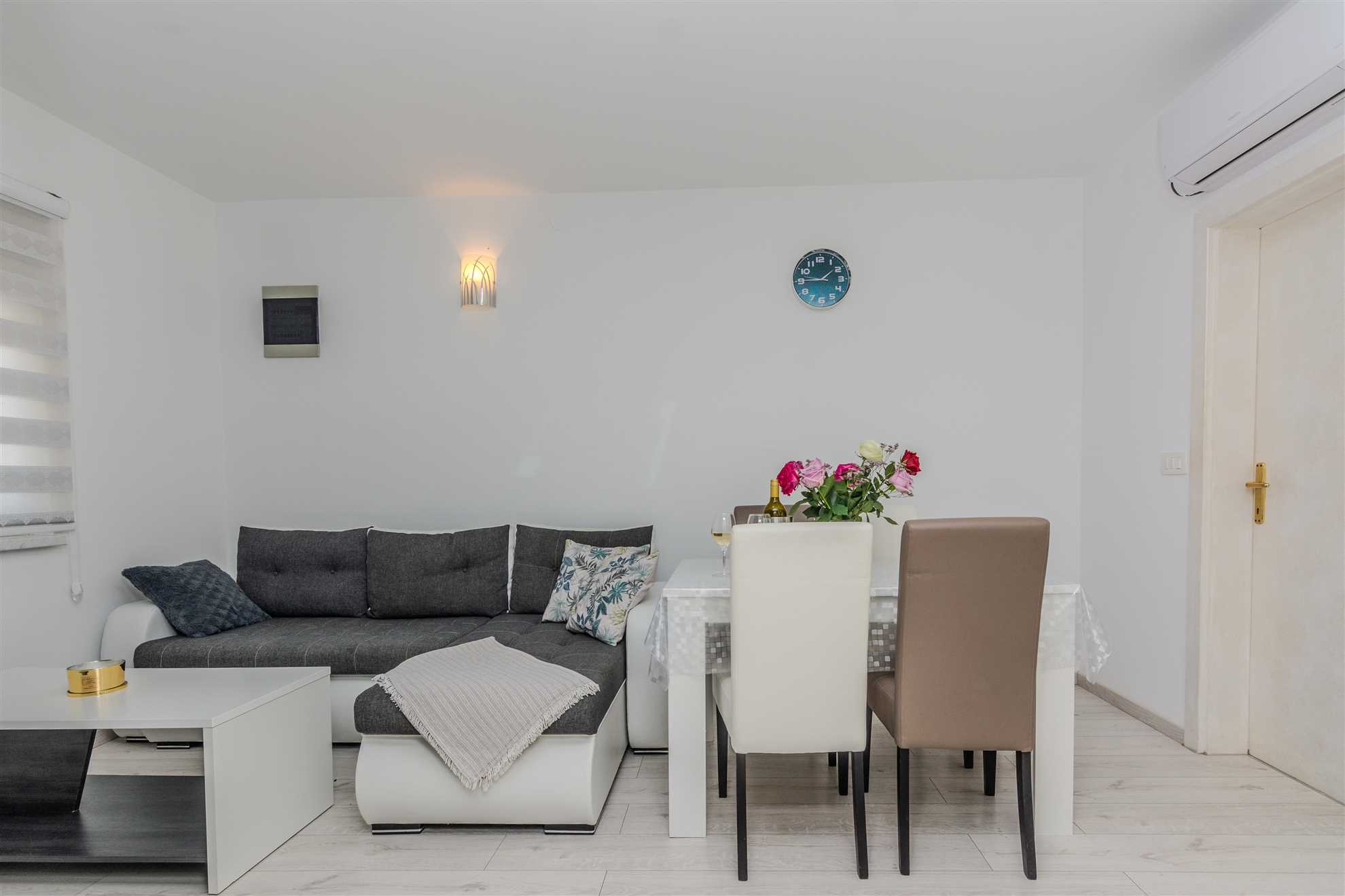 Directly on beach | apartment ideal for family | for 4-6 persons | luxurious and modern