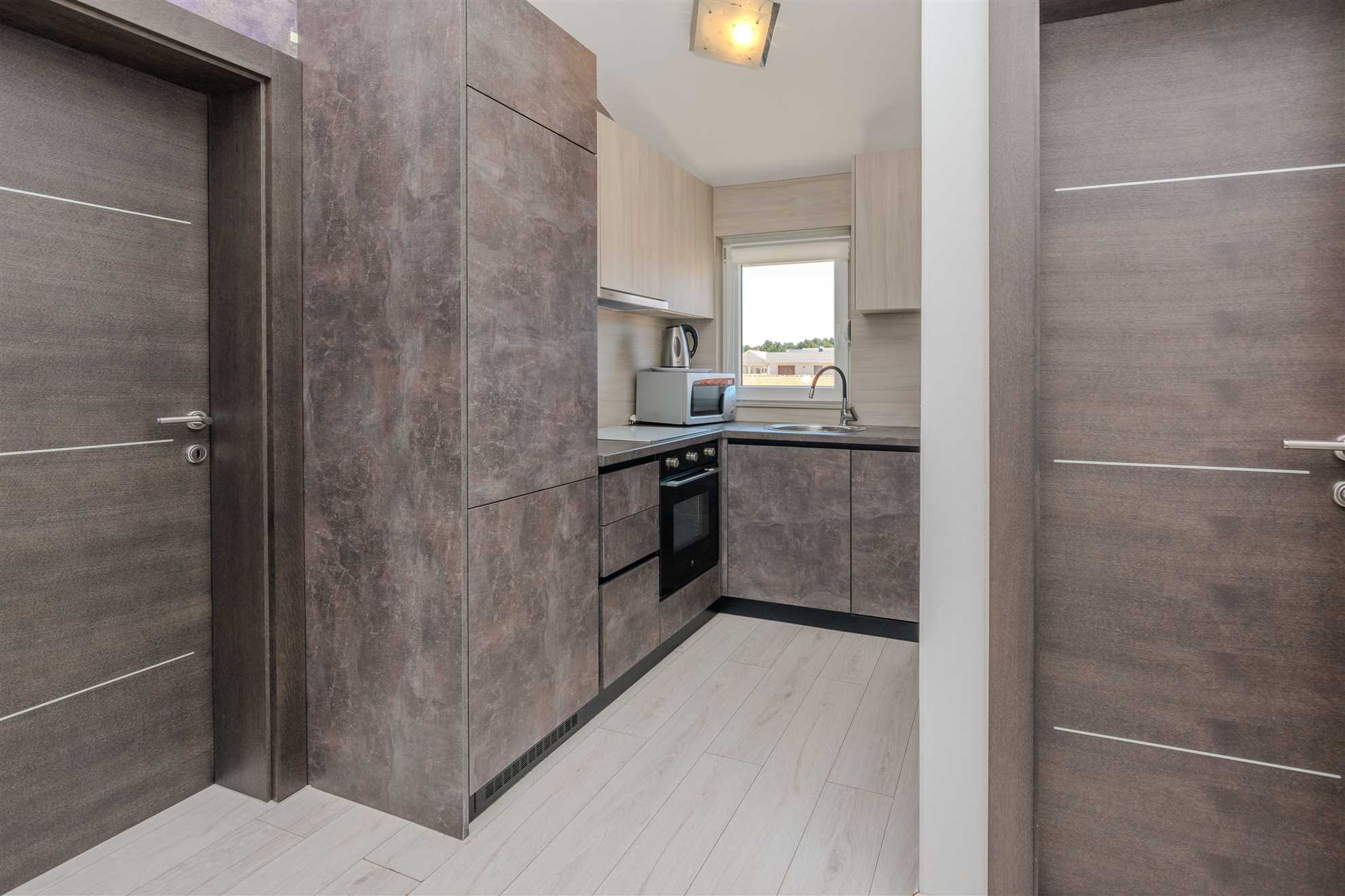 Modern apartment jus 30 m from beach | für 4-6 Personen | air conditioning, satellite tv, WiFi
