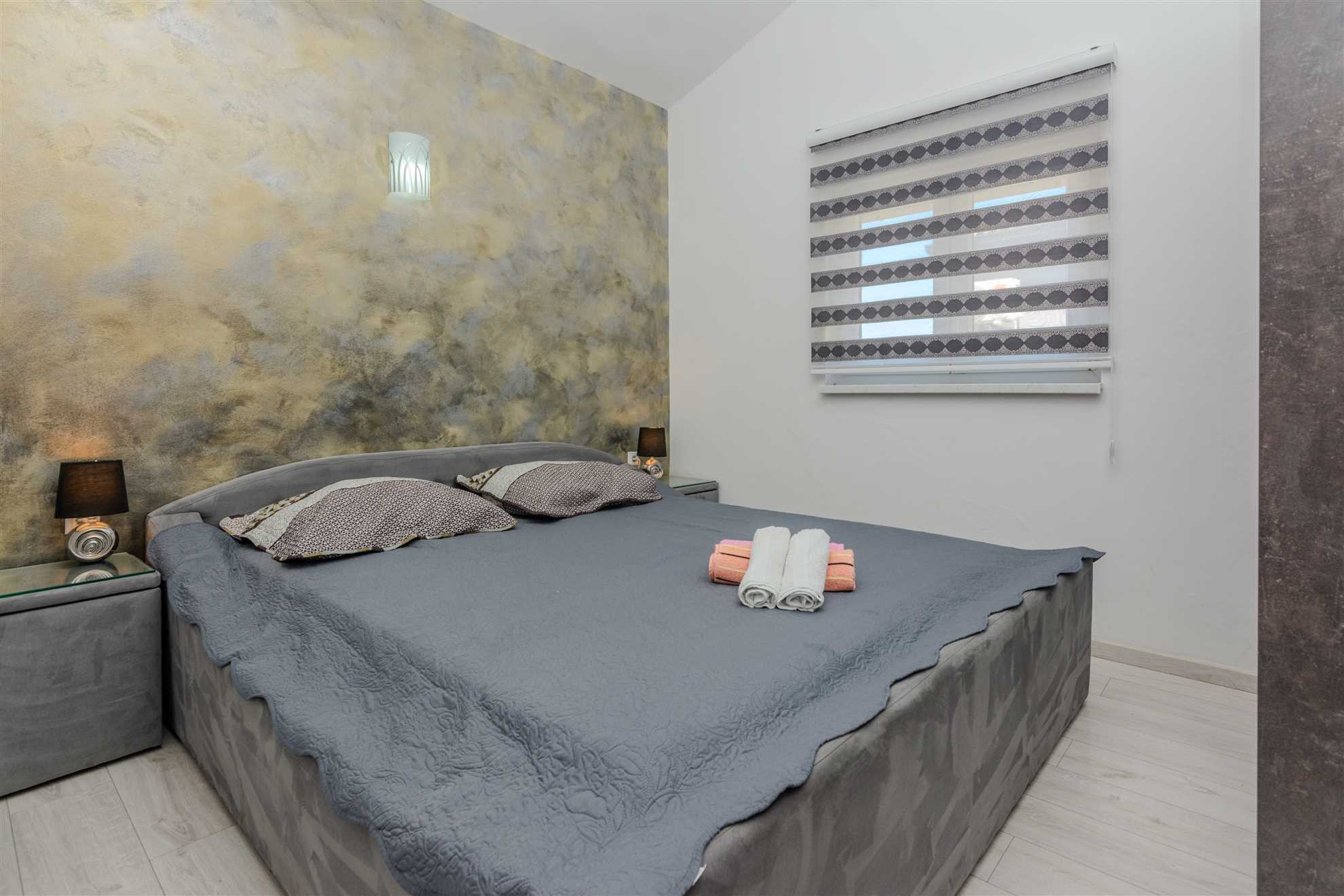 Modern apartment jus 30 m from beach | für 4-6 Personen | air conditioning, satellite tv, WiFi