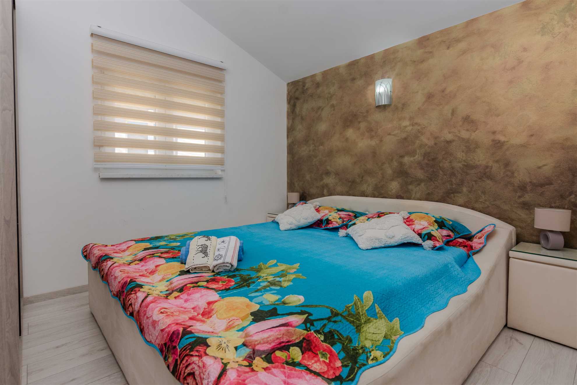 Modern apartment jus 30 m from beach | für 4-6 Personen | air conditioning, satellite tv, WiFi