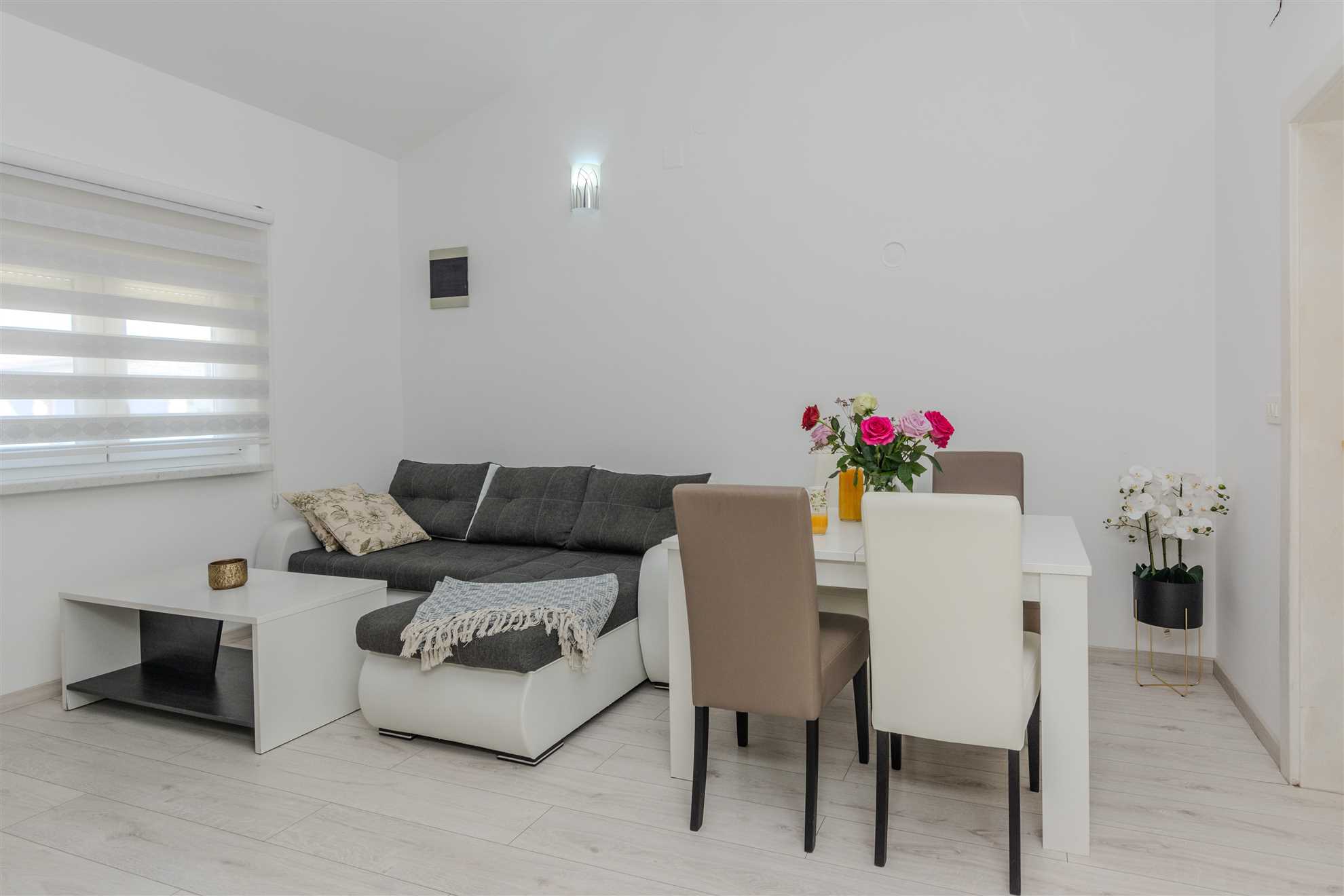 Apartment with sea view | just 30 m from beach | for 4-6 persons