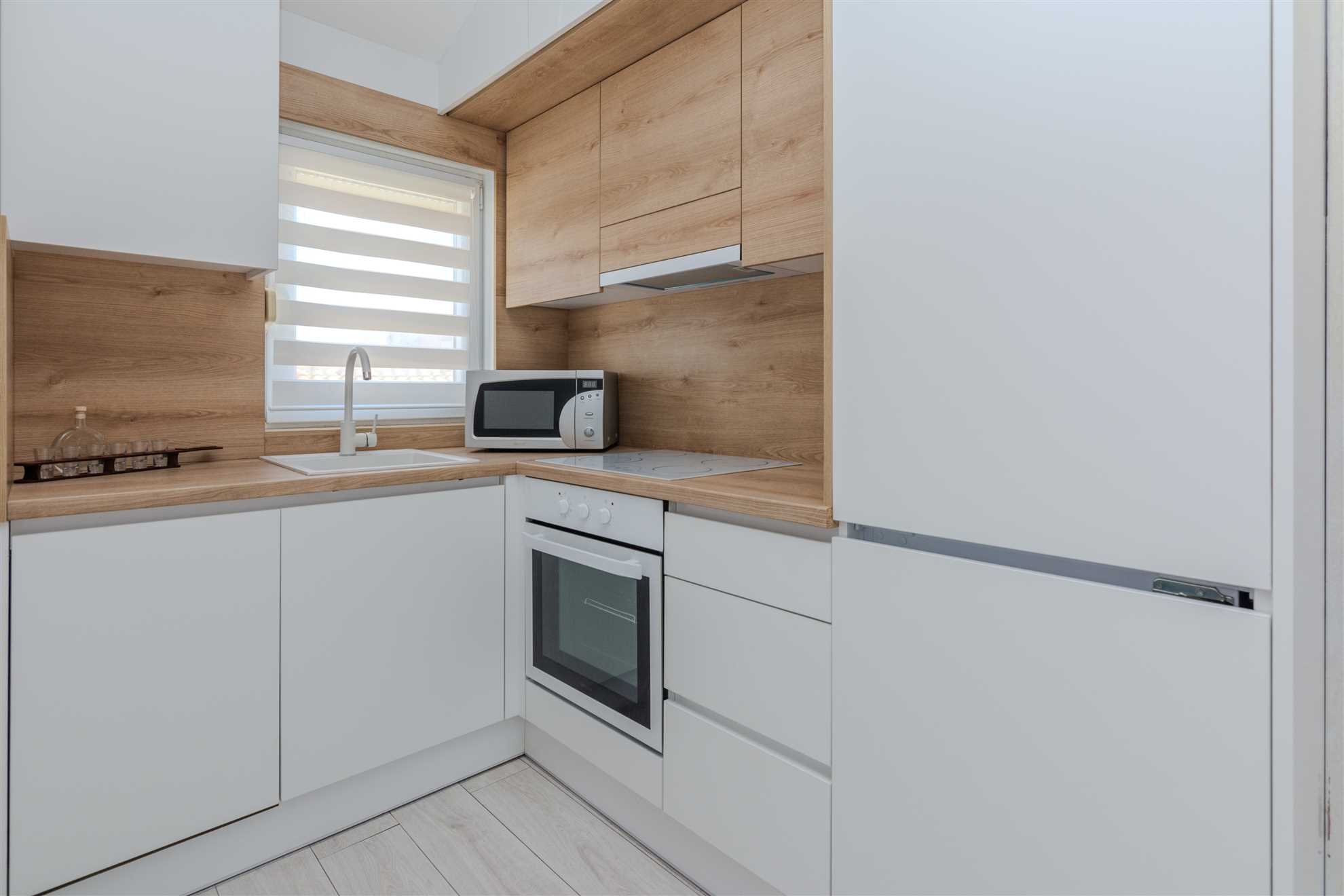Apartment with sea view | just 30 m from beach | for 4-6 persons