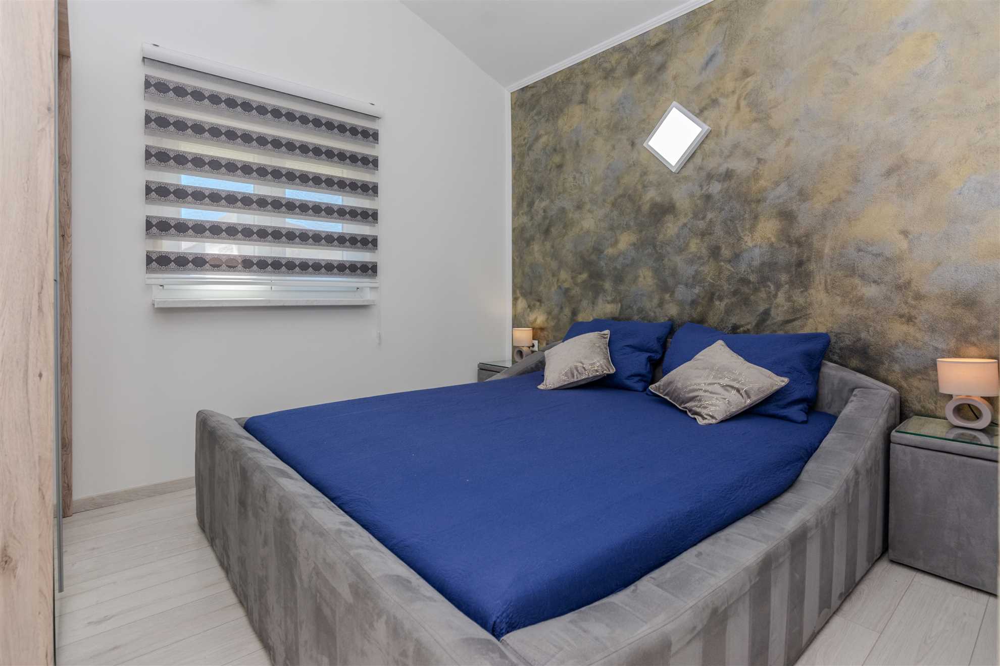 Apartment with sea view | just 30 m from beach | for 4-6 persons