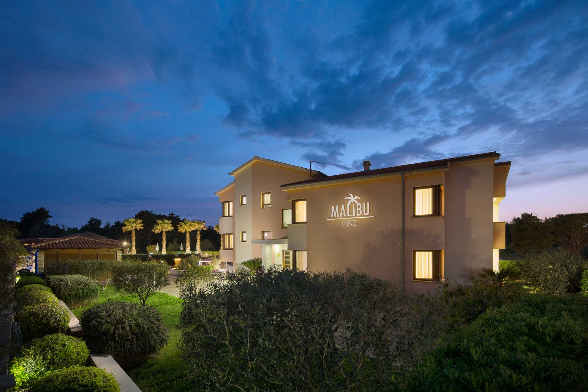 DeLux Villa - 6 apartmana | Bazen | 20-28 per