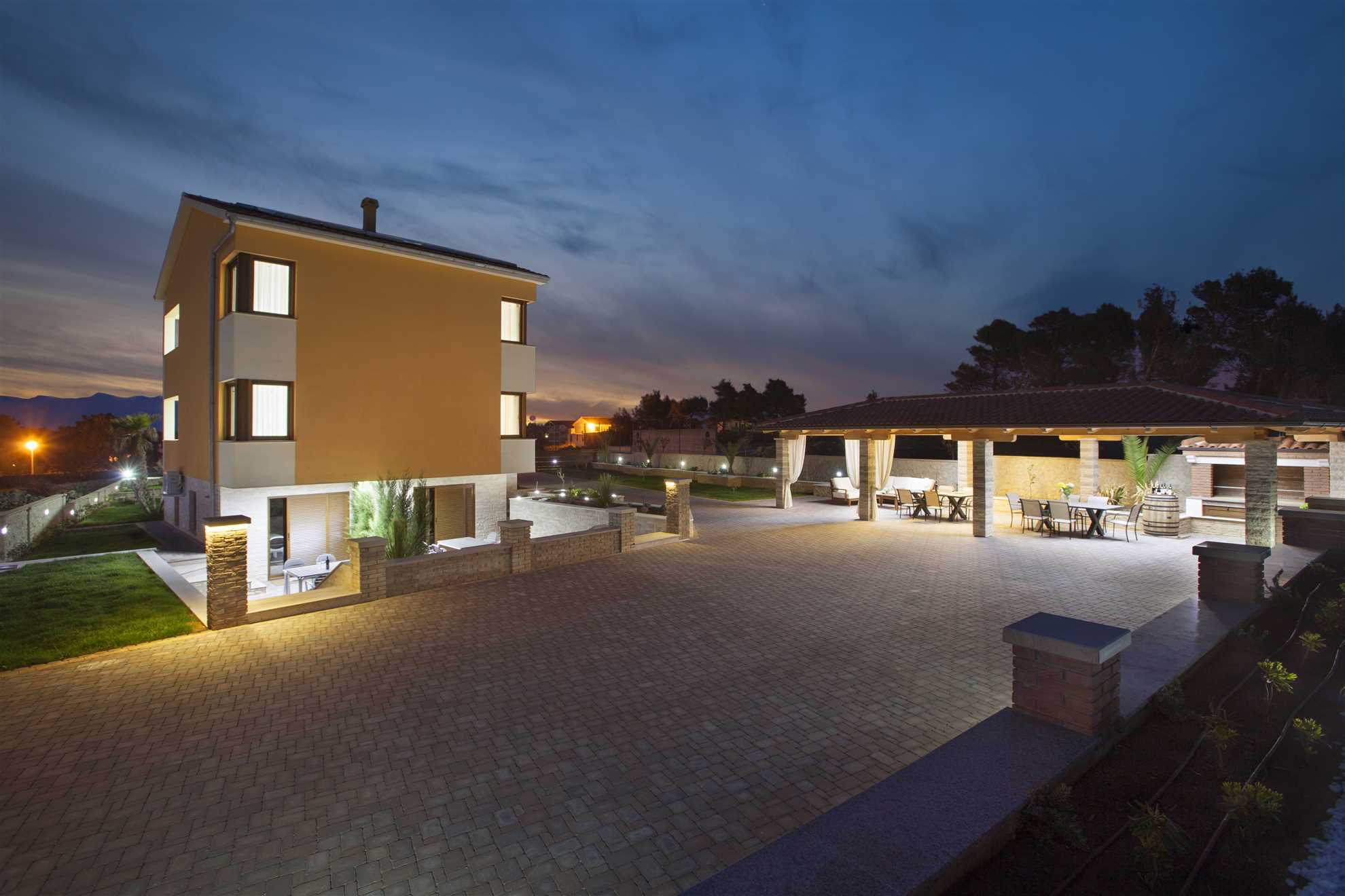 DeLux Villa - 6 apartmana | Bazen | 20-28 per