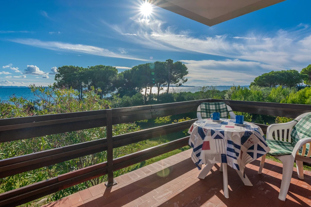 Apartment with Sea-View Balcony in Privlaka