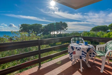 Apartment with Sea-View Balcony in Privlaka