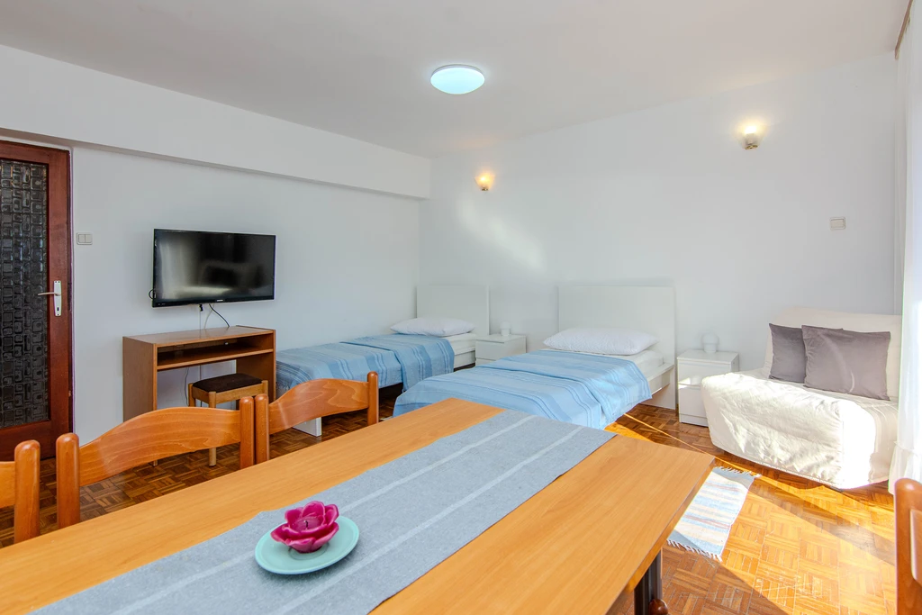 Apartment with Sea-View Balcony in Privlaka