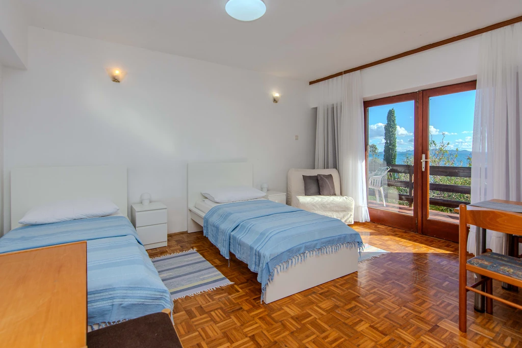 Apartment with Sea-View Balcony in Privlaka