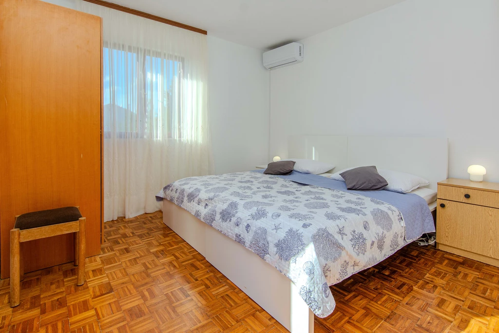 Apartment with Sea-View Balcony in Privlaka