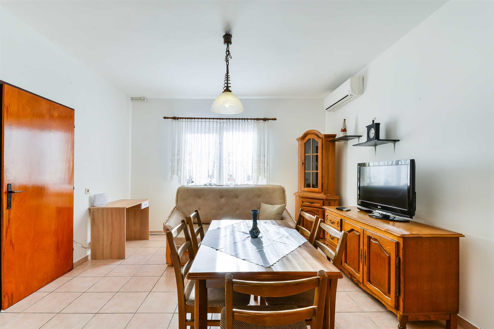 Apartment ideal for 6 persons | Just 20 m from center | Air conditioning, internet, SAT TV, grill