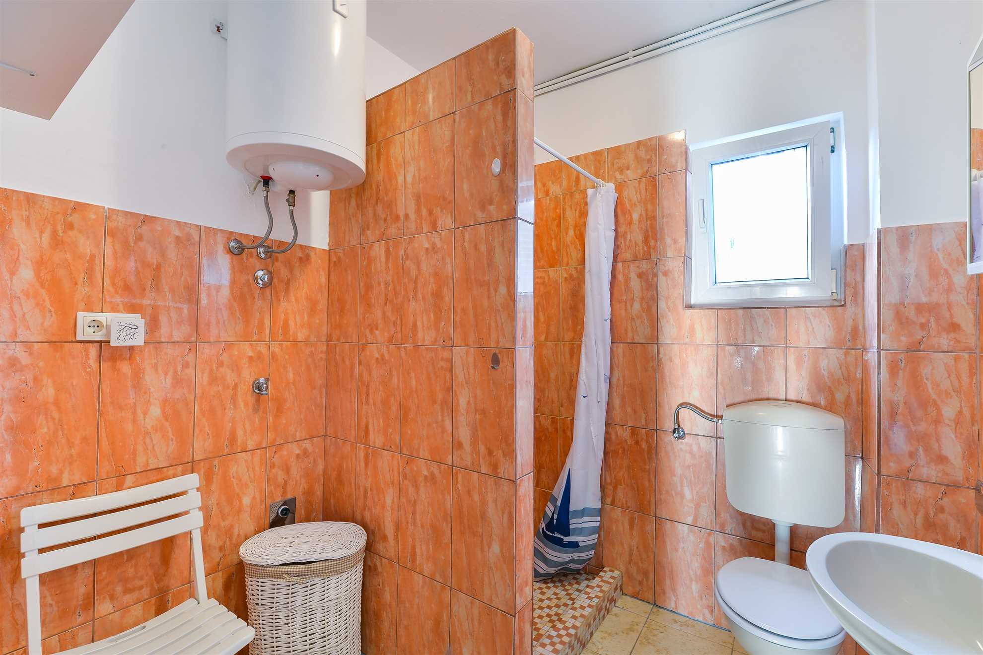Apartment ideal for 6 persons | Just 20 m from center | Air conditioning, internet, SAT TV, grill