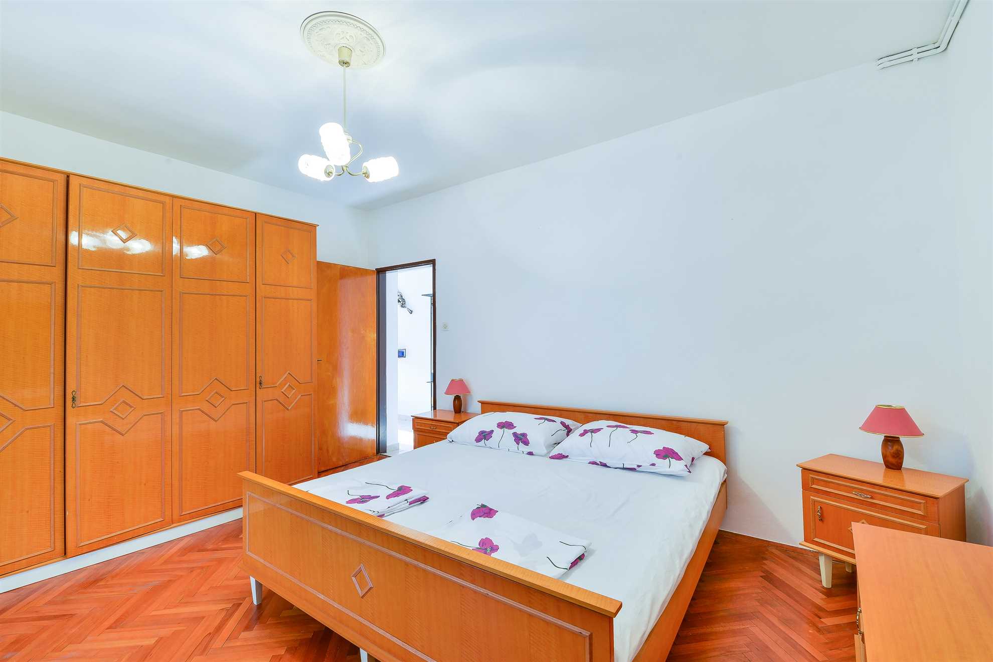 Apartment ideal for 6 persons | Just 20 m from center | Air conditioning, internet, SAT TV, grill