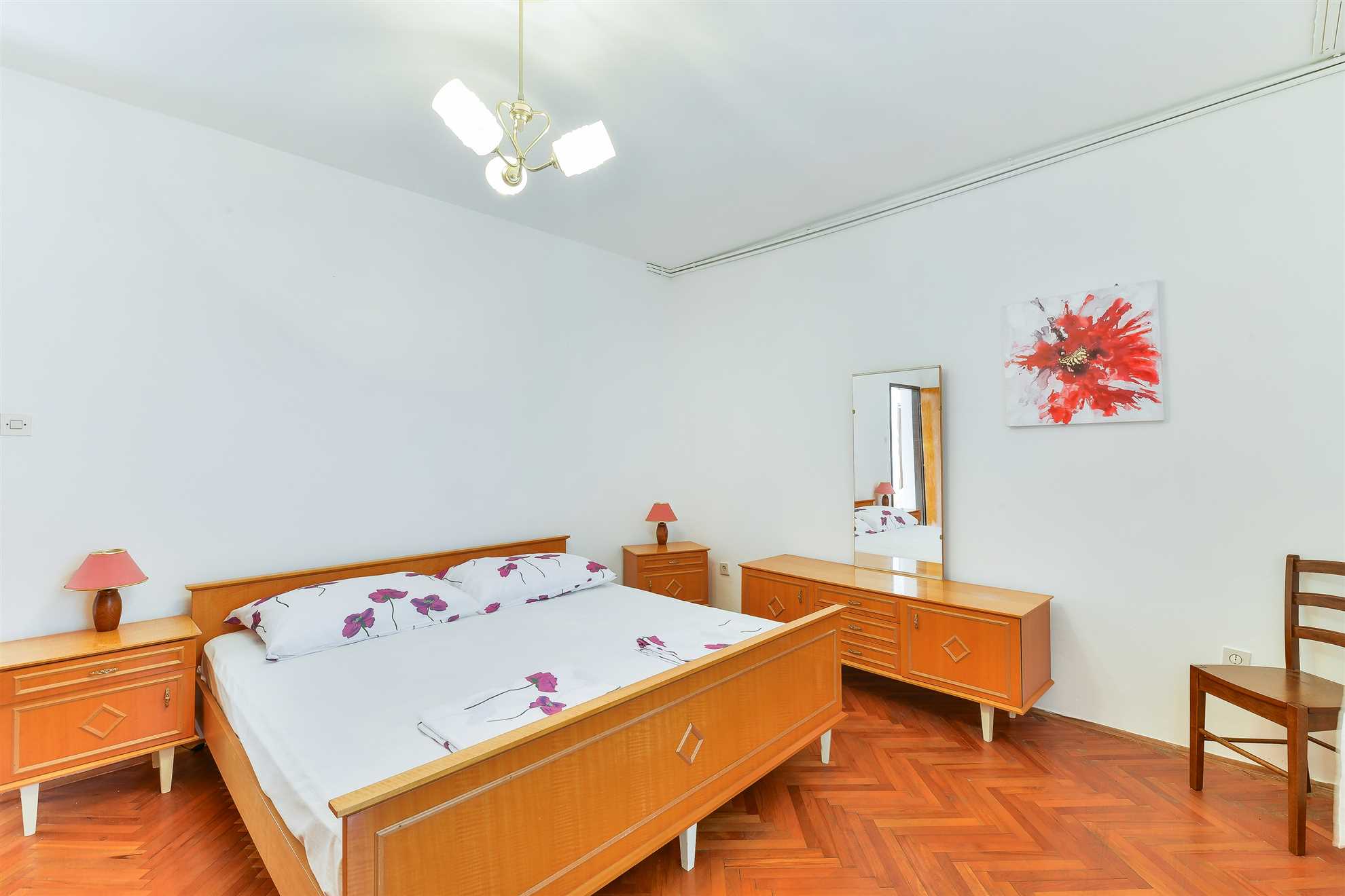 Apartment ideal for 6 persons | Just 20 m from center | Air conditioning, internet, SAT TV, grill
