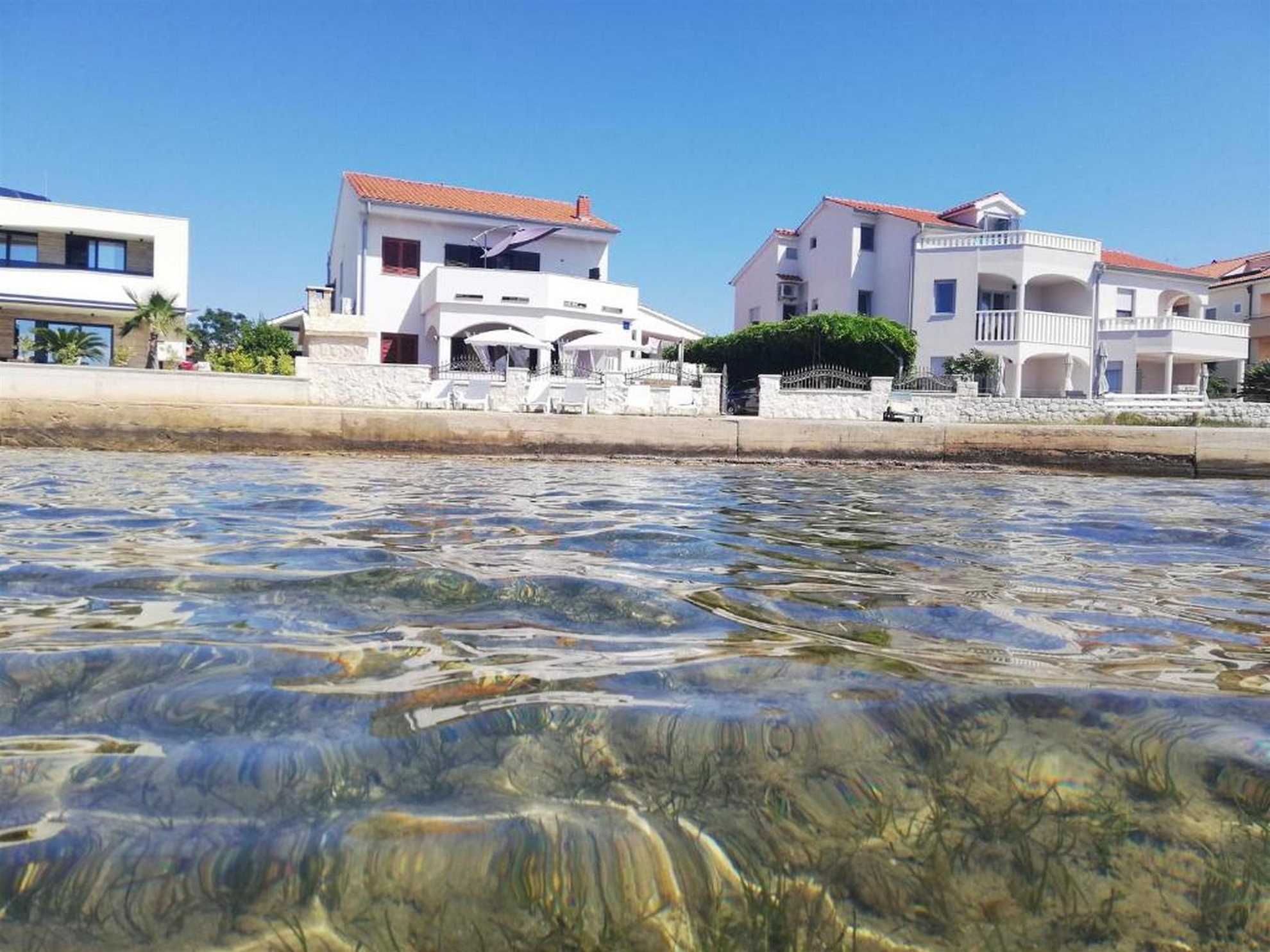 Direktno na plaži  | Pogled na more | Za 2-4 osoba