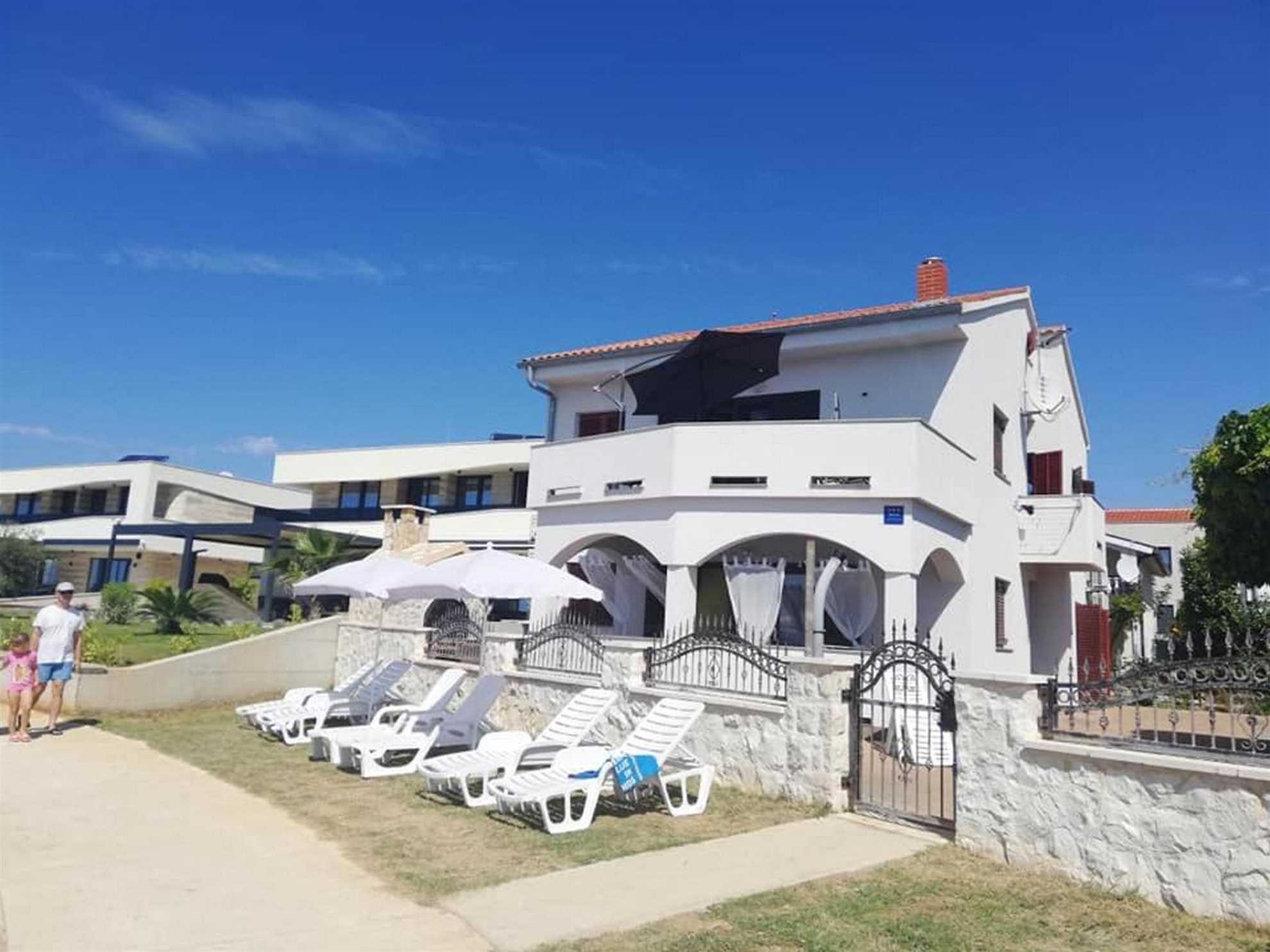 Direktno na plaži  | Pogled na more | Za 2-4 osoba
