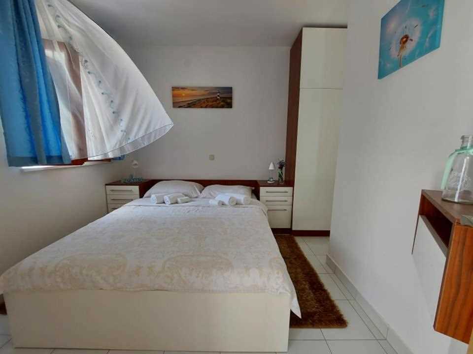Kompletno opremljen sa pogledom na more | Uz plažu | Za 2-4 osobe