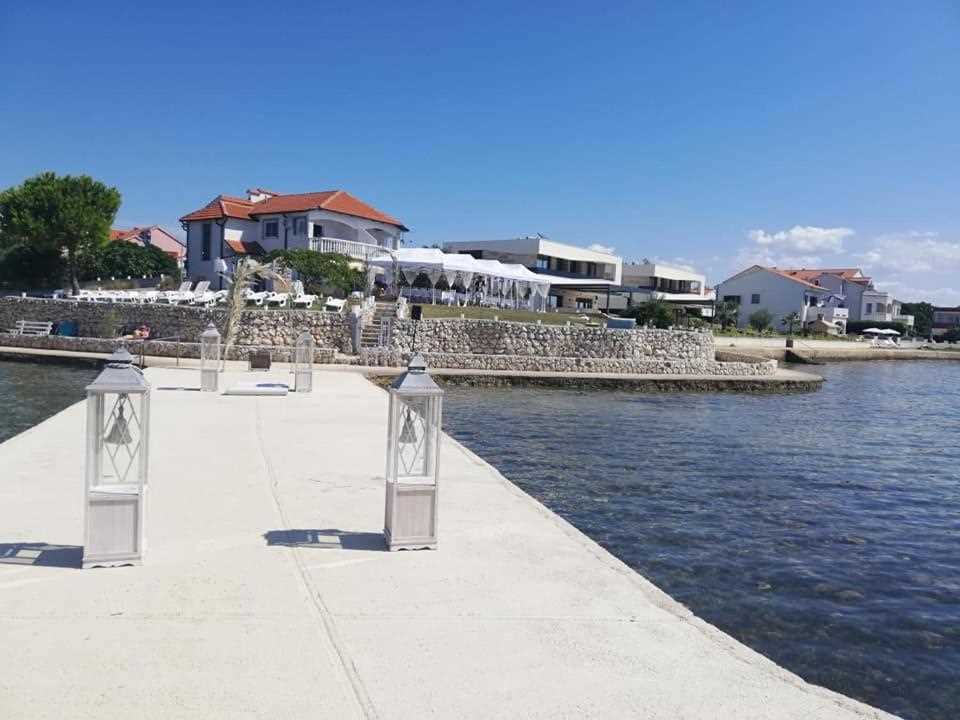 Kompletno opremljen sa pogledom na more | Uz plažu | Za 2-4 osobe