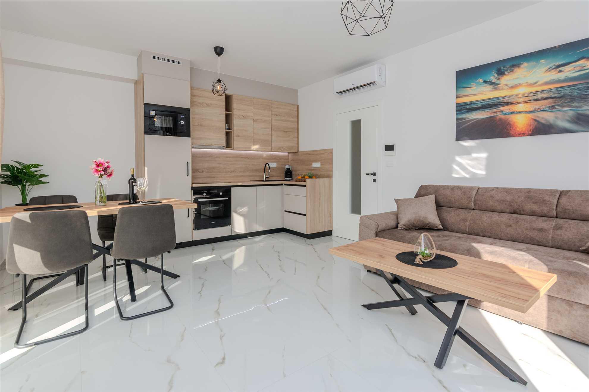 New and modern apartment for 4 persons, sea view  70 m from the beach