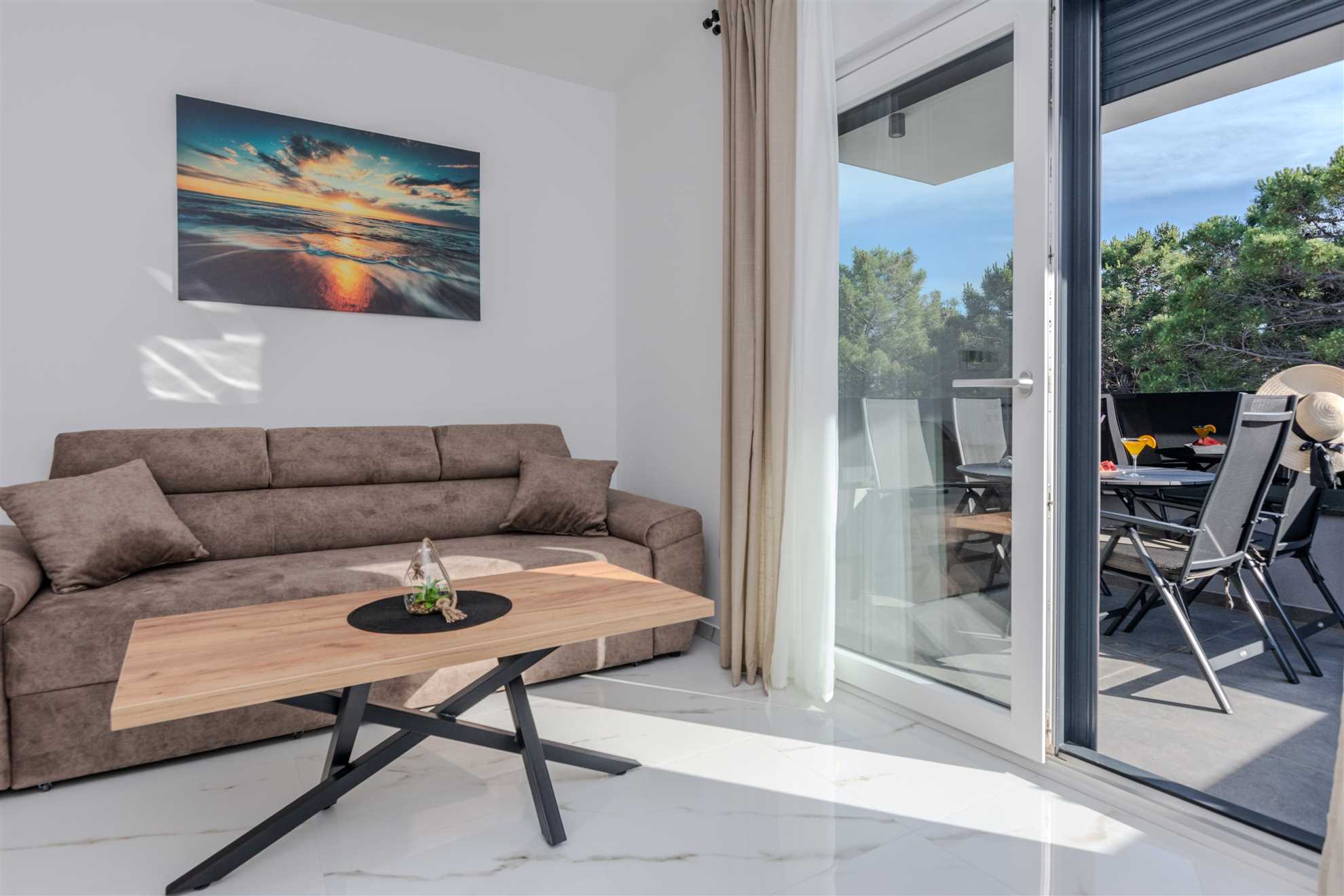 New and modern apartment for 4 persons, sea view  70 m from the beach