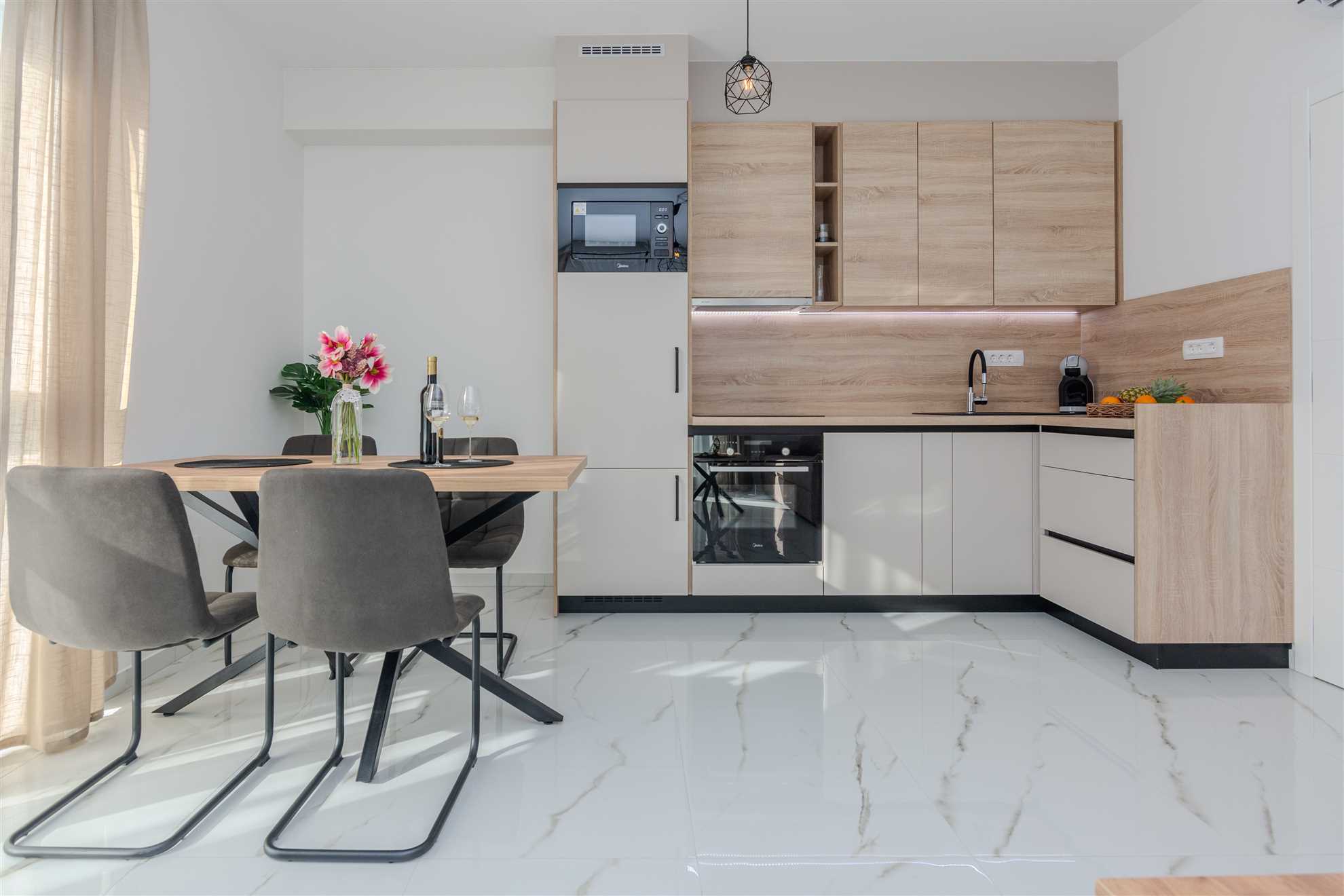 New and modern apartment for 4 persons, sea view  70 m from the beach