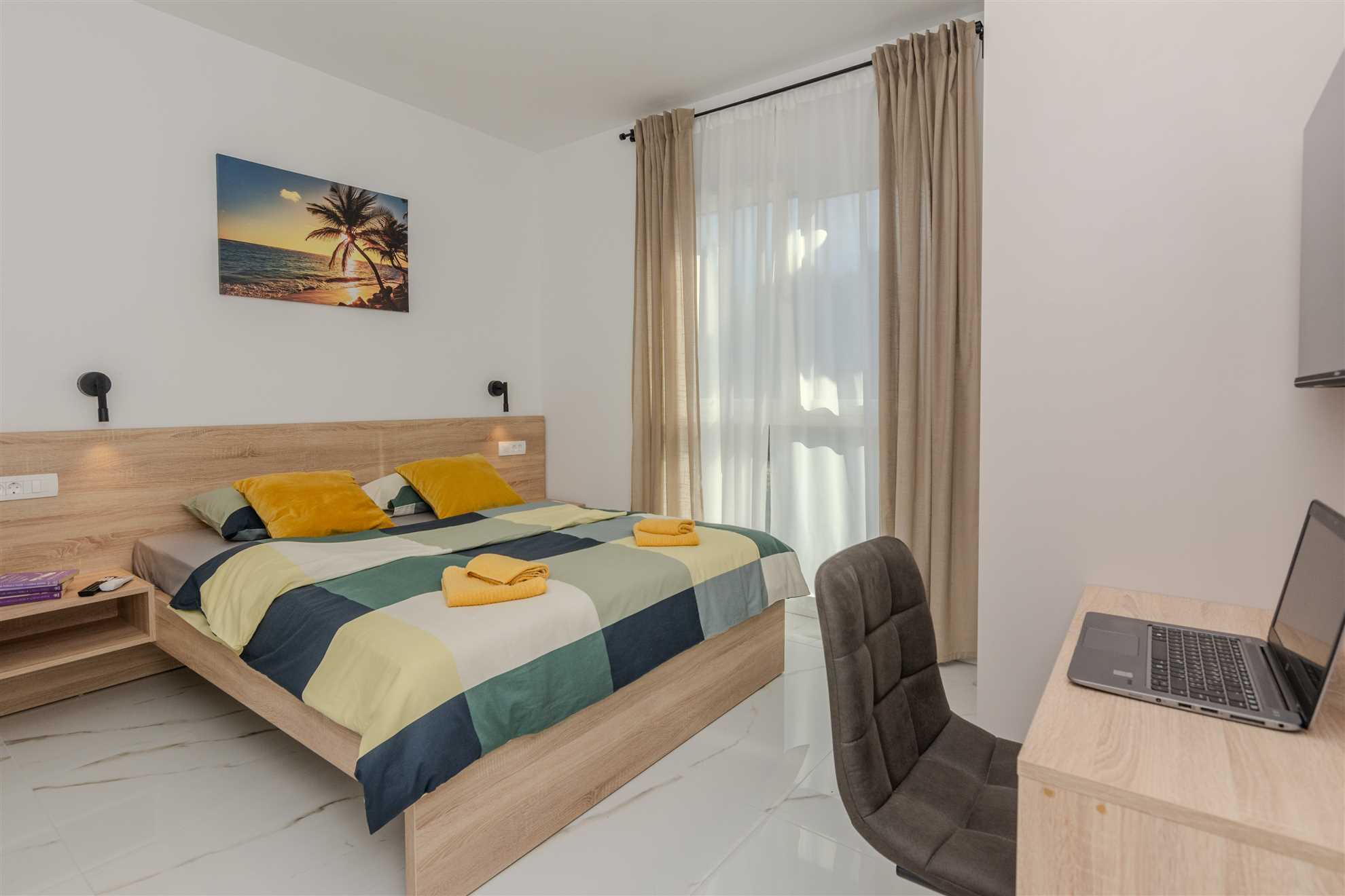 New and modern apartment for 4 persons, sea view  70 m from the beach