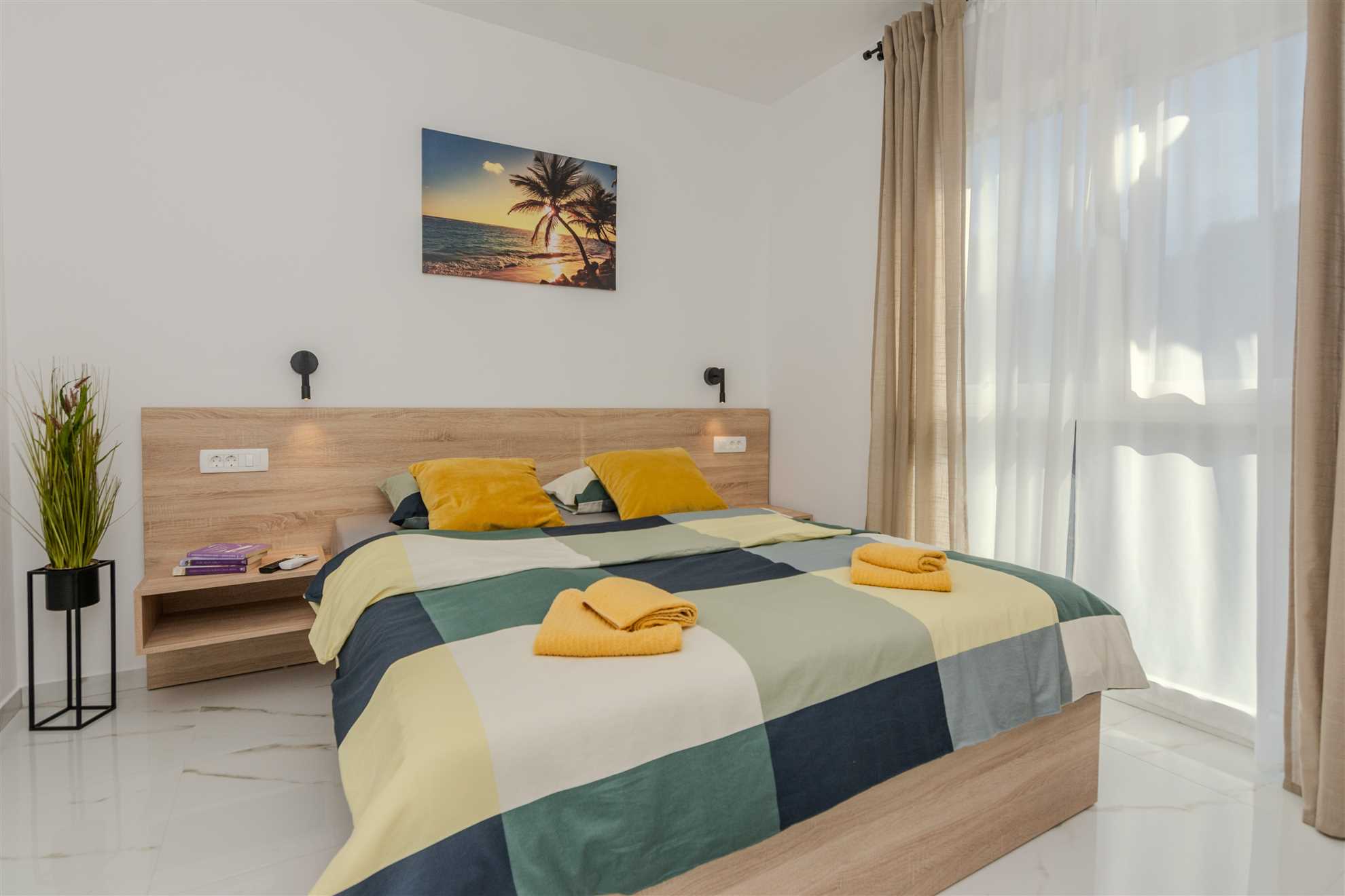 New and modern apartment for 4 persons, sea view  70 m from the beach