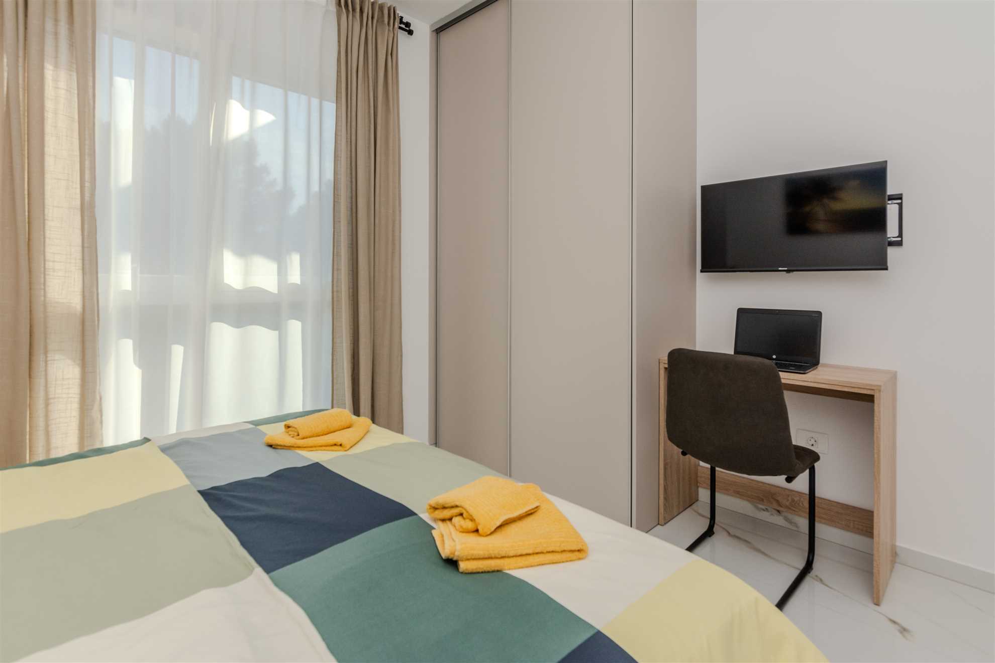 New and modern apartment for 4 persons, sea view  70 m from the beach
