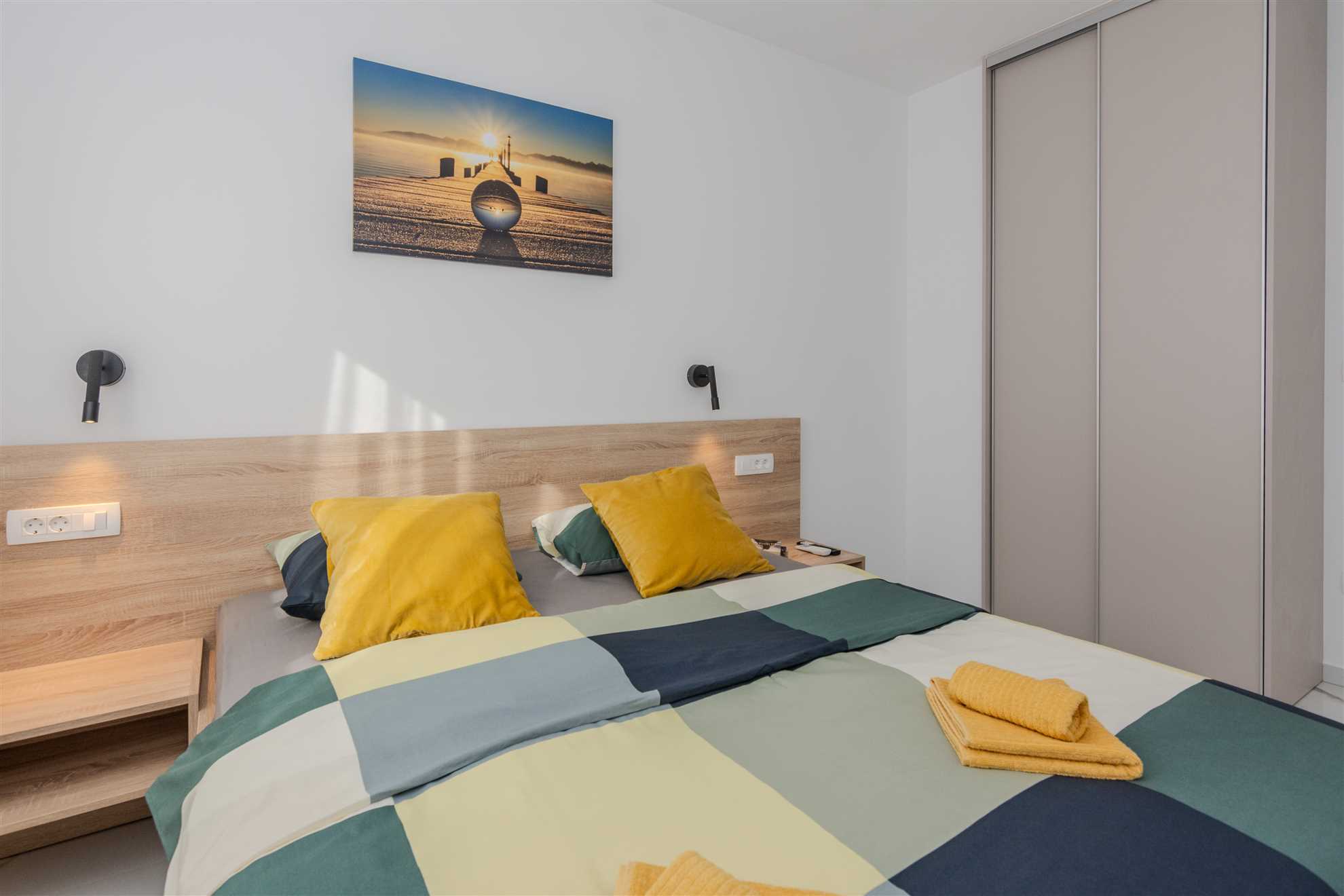 New and modern apartment for 4 persons, sea view  70 m from the beach