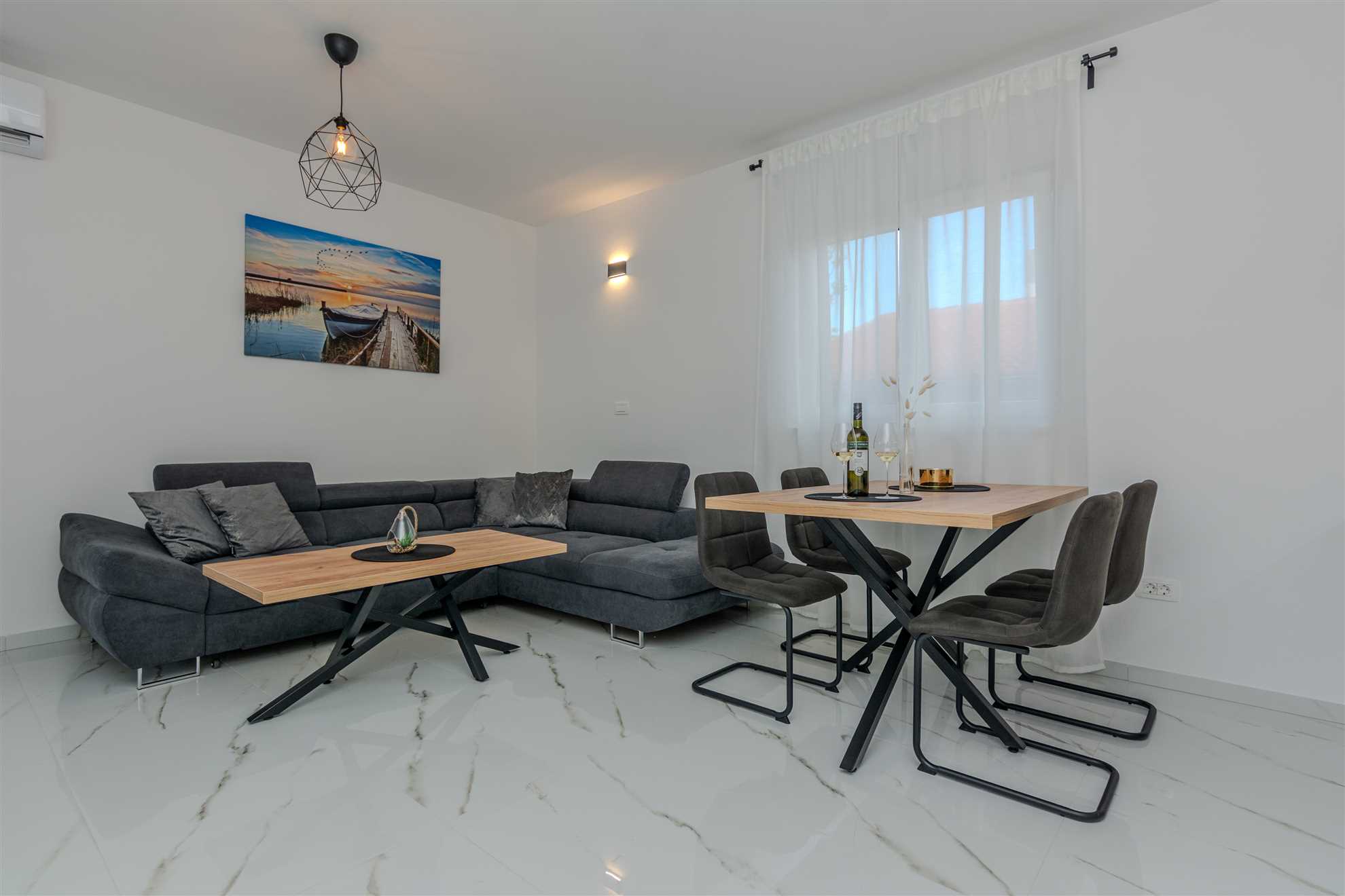 Luxorious apartment with sea view | ideal for 4 persons | just 70 m from beach