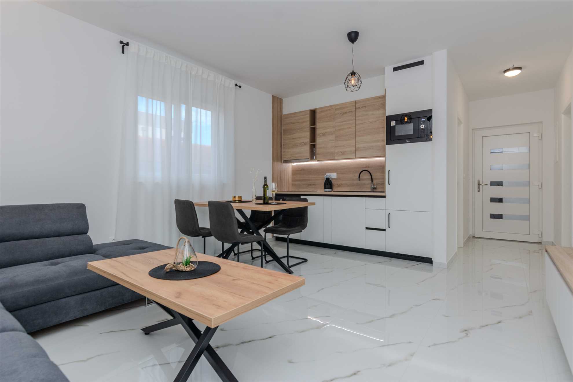 Luxorious apartment with sea view | ideal for 4 persons | just 70 m from beach