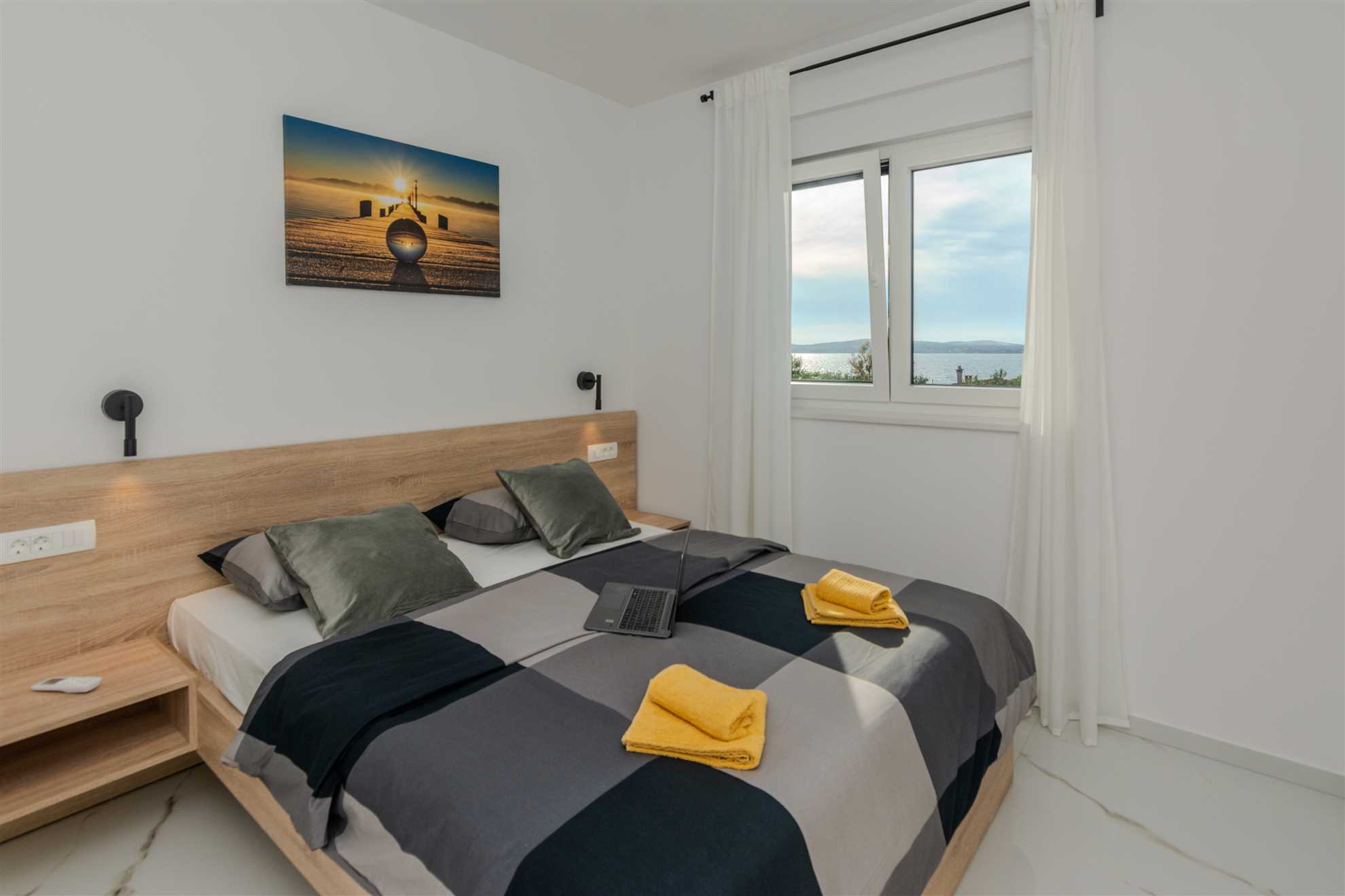 Luxorious apartment with sea view | ideal for 4 persons | just 70 m from beach